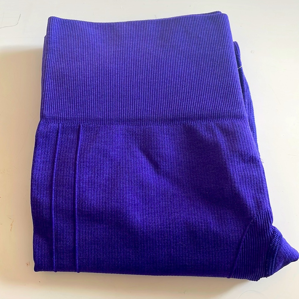LULULEMON In The Flow Crop NWT